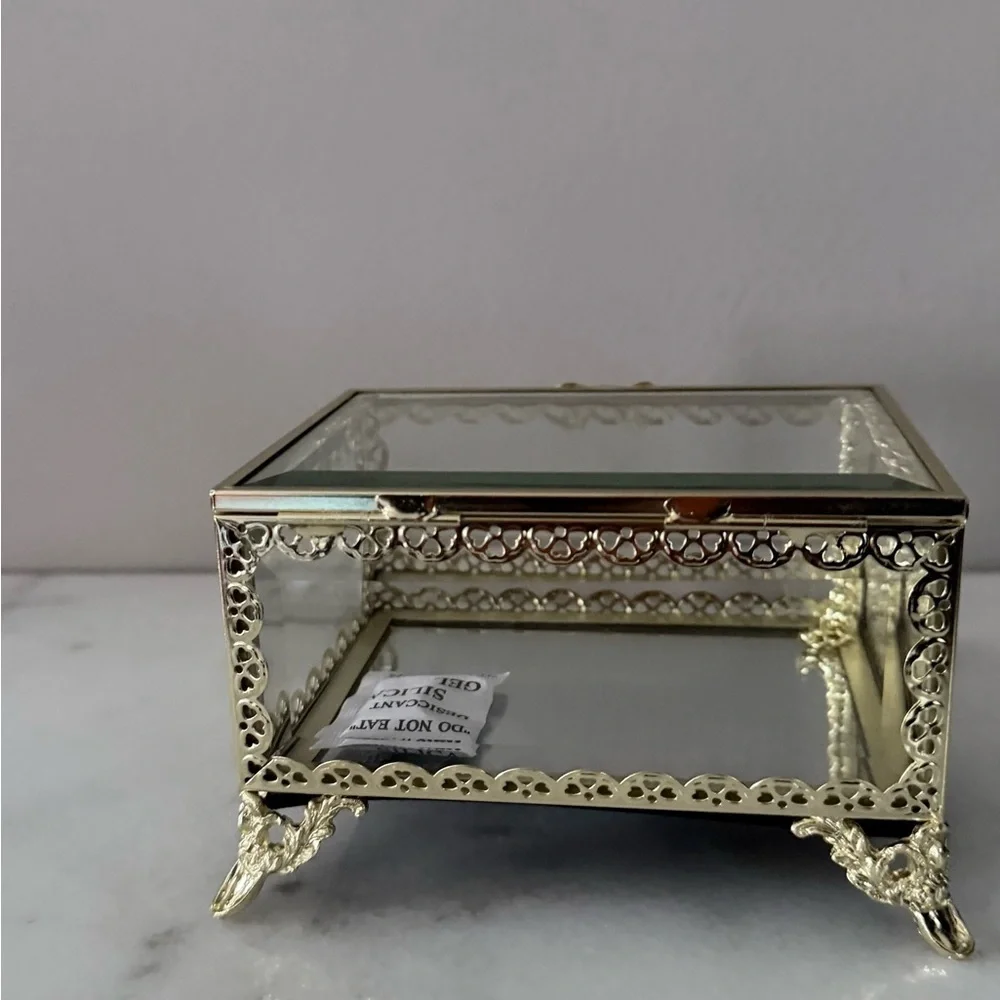 Elegant Gold Jewelry Box with Bow Detail vintage style